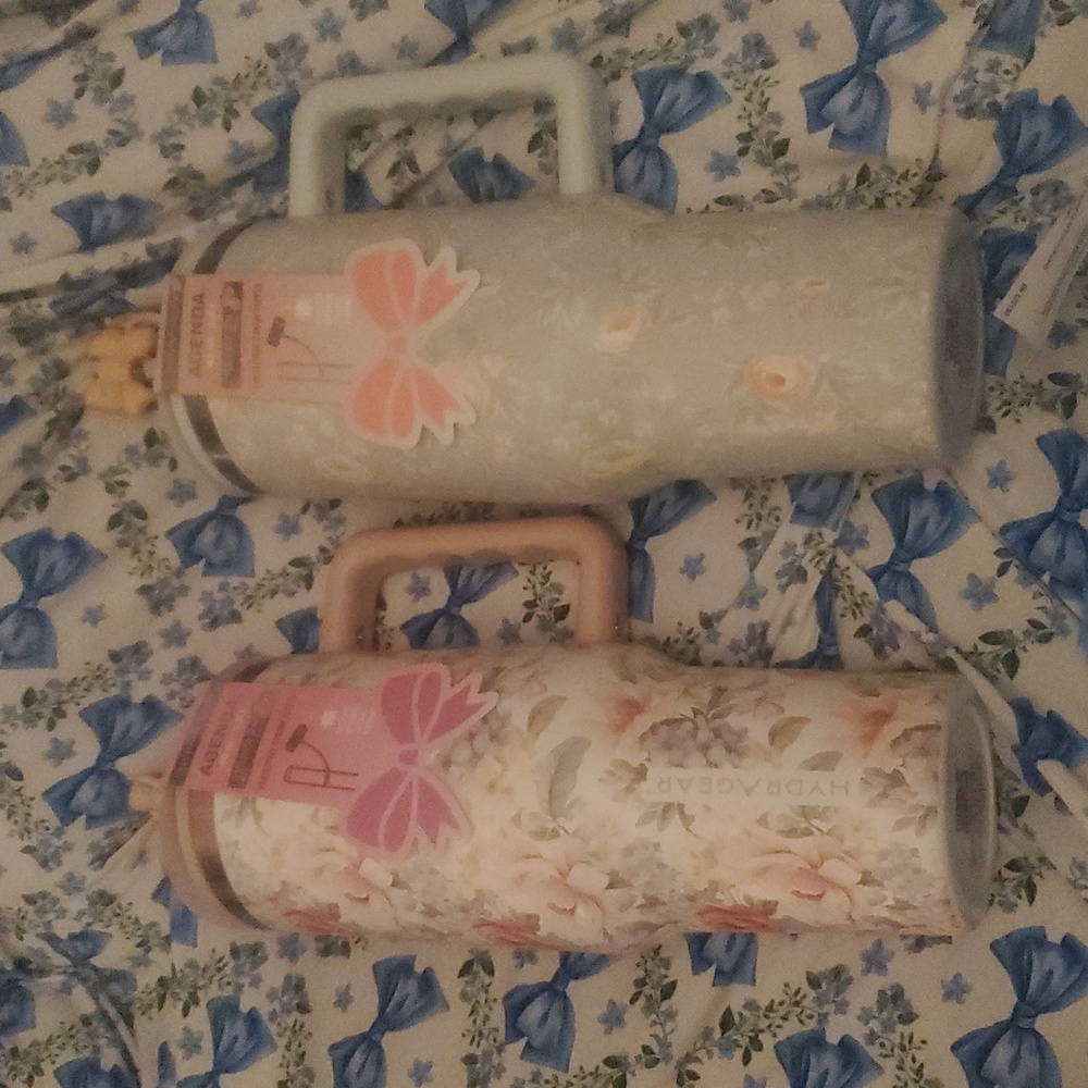 NWT 2 Hydra Gear Water Bottles